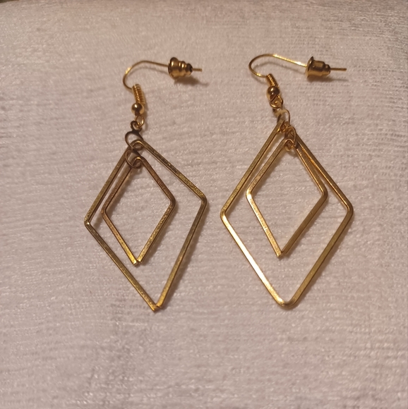 2 pairs of dangle earrings - Picture 3 of 3